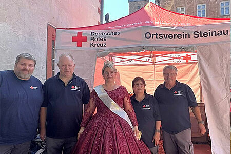 Märchensonntag in Steinau: Sanitätswachdienst mit besonderem Besuch