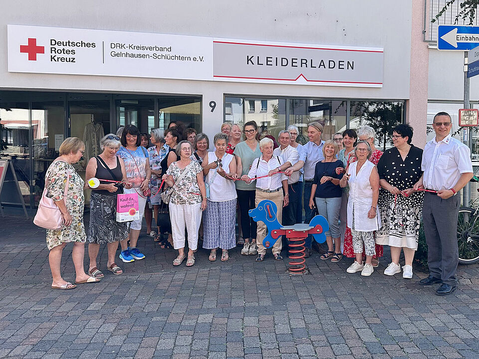 Feierliche Eröffnung des DRK-Kleiderladens in Bad Soden
